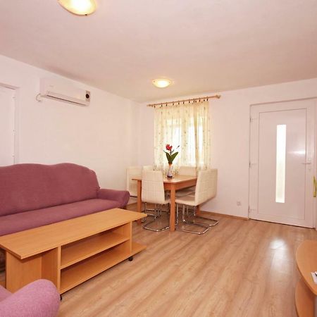 Apartmani Bradaric Pula Exterior photo