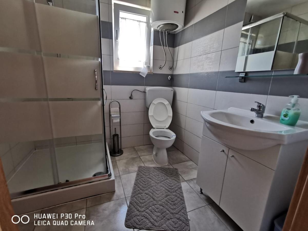 Apartmani Bradaric Pula Exterior photo