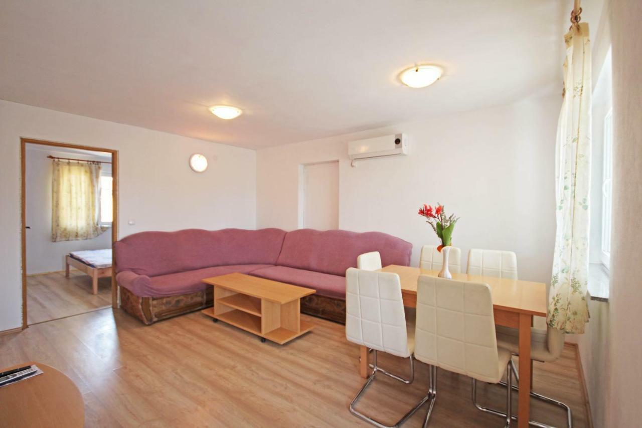 Apartmani Bradaric Pula Exterior photo