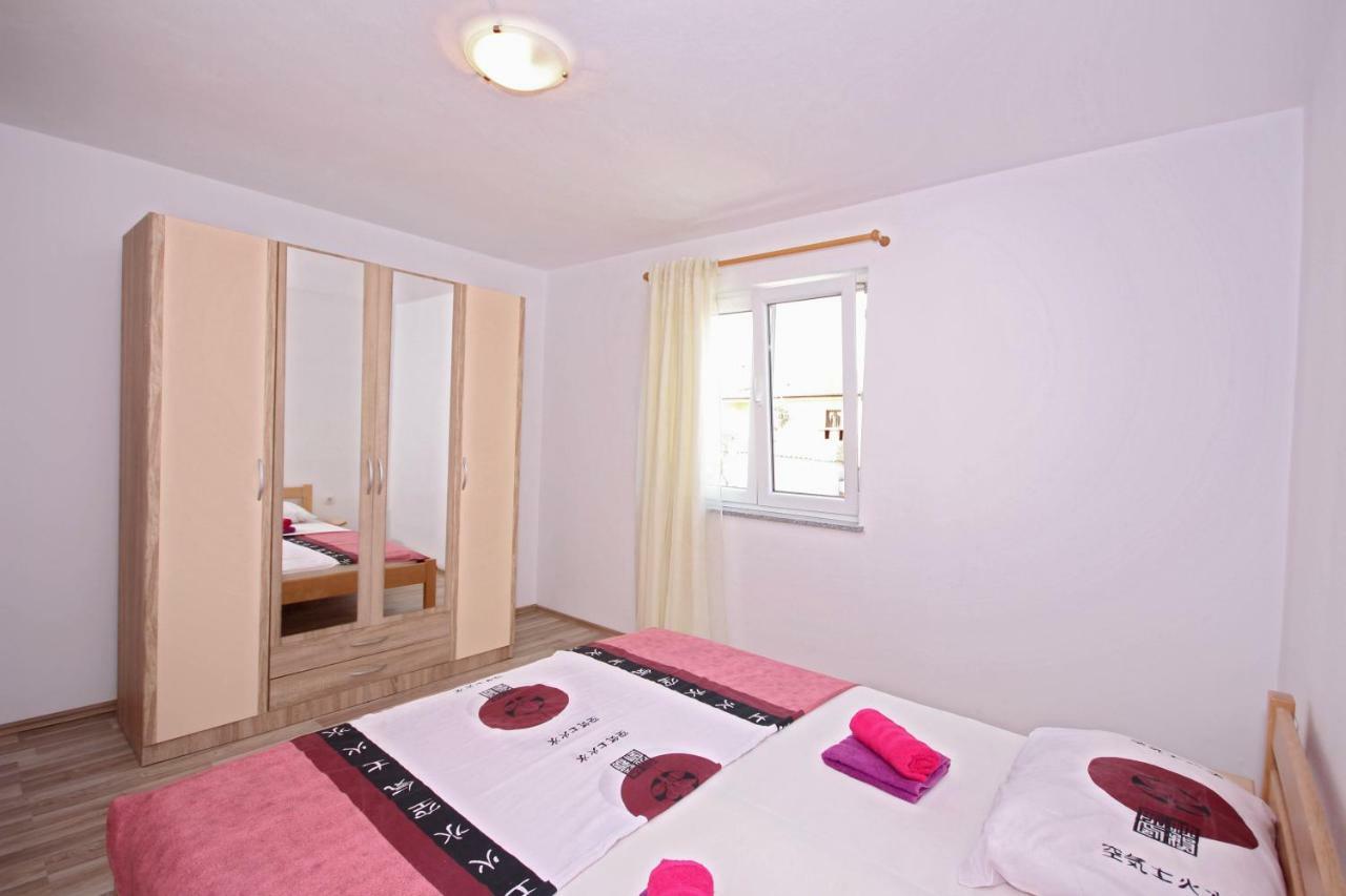 Apartmani Bradaric Pula Exterior photo